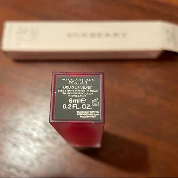 Burberry Liquid Lip Velvet Military Red No. 41 NEW makeup - Picture 10 of 15